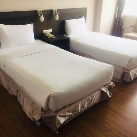 Sinkiat Buri Hotel Сатун Екстериор снимка