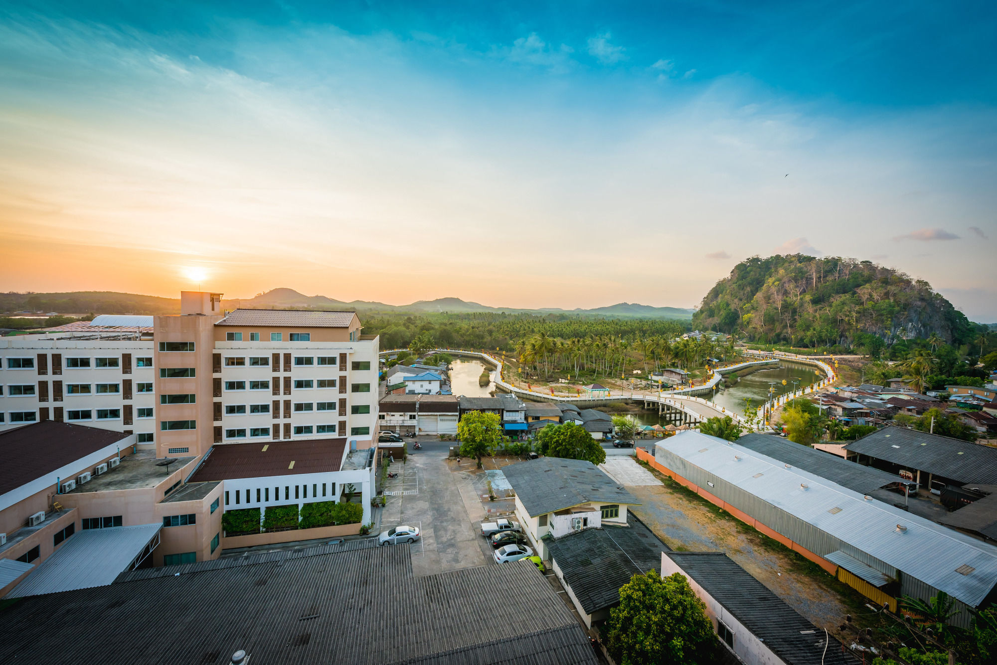 Sinkiat Buri Hotel Сатун Екстериор снимка